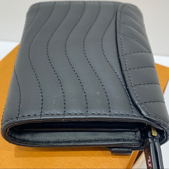 LOUIS VUITTON
Black Leather New Wave Compact Wallet - Picture 8 of 14